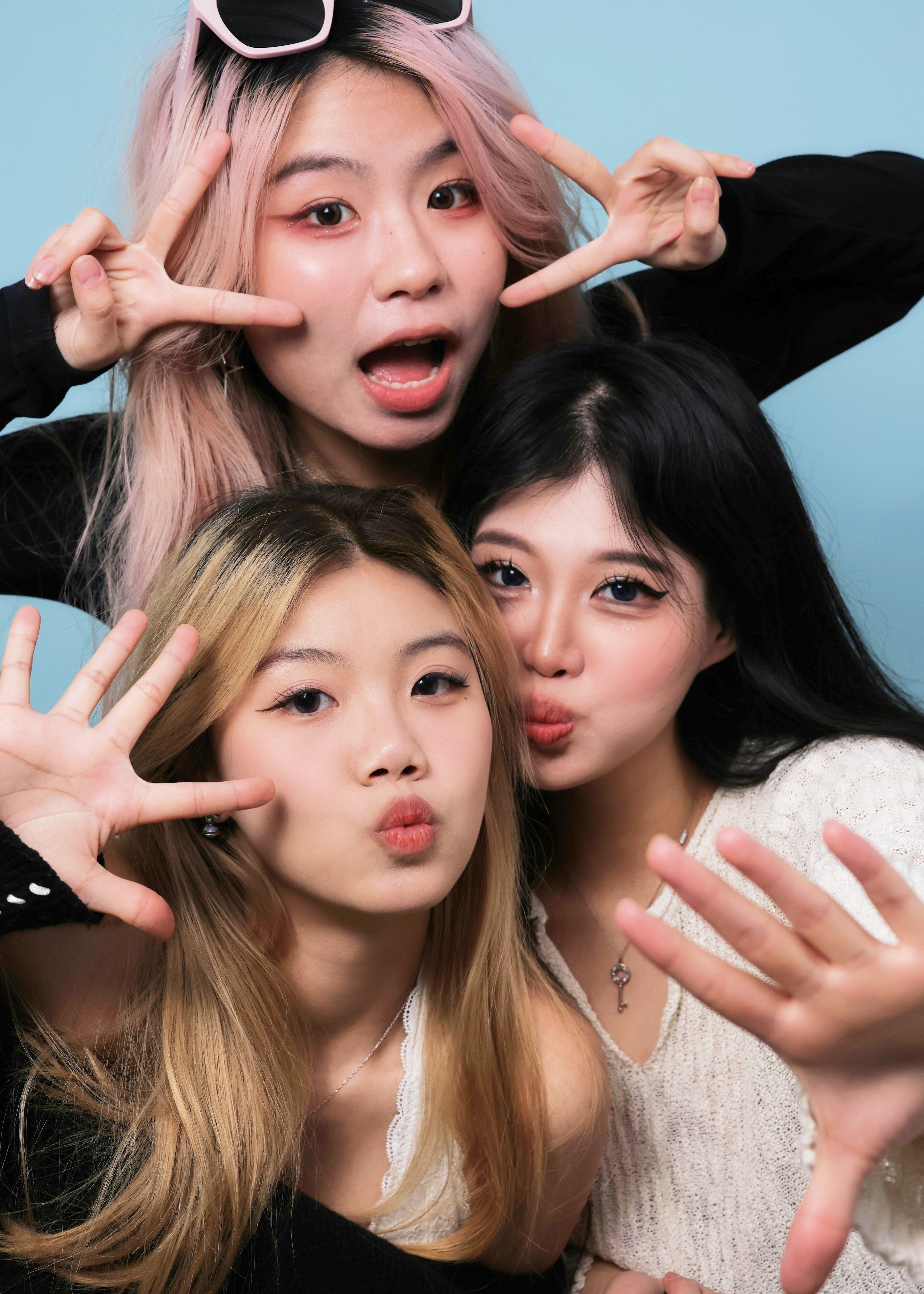 Friend group photo of group of pretty Asian girls at Muse Studios, Boston and Atlanta's first self-portrait photography studio